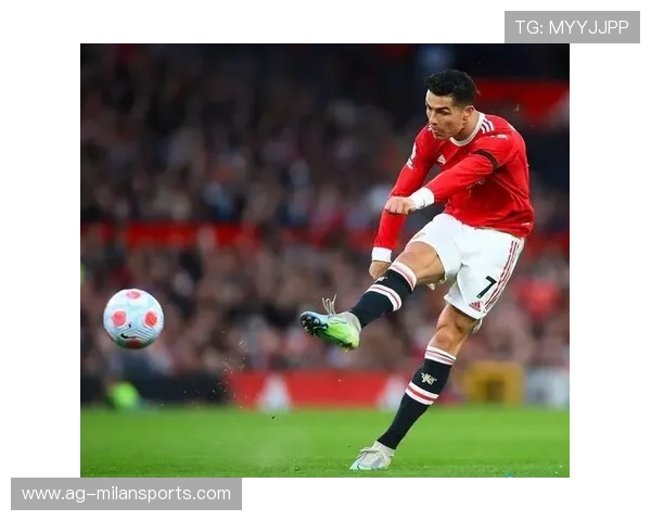 C罗与昔日队友线上互动重温经典进球