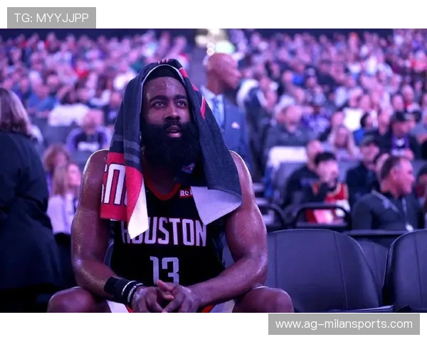 哈登后撤步三分撕开空间,如何成为篮球场上的制胜利器