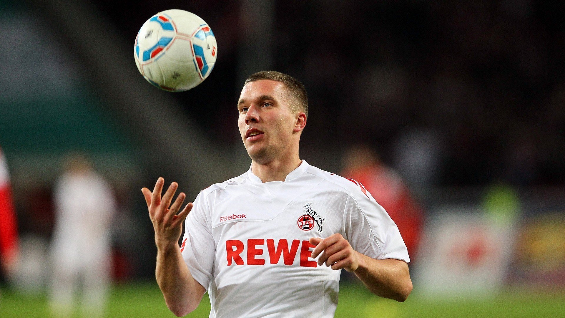 法国混合接力突破自我刷新纪录,法国混双女选手是谁